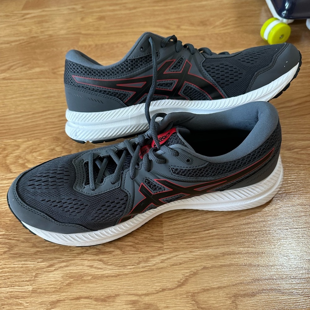Men’s ASICS